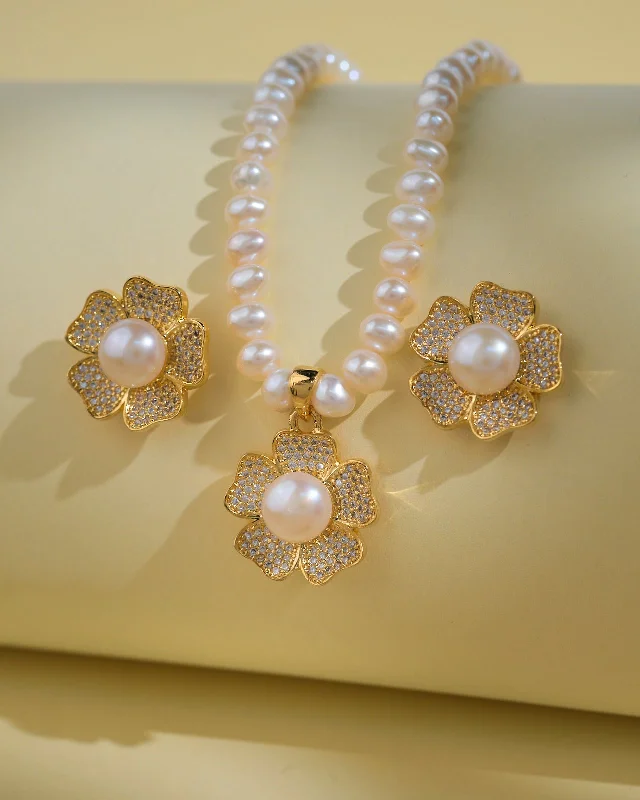 tiny gold necklaces for women -Floral Pearl Necklace Sets