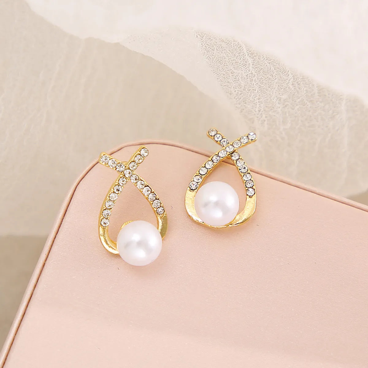 antique engagement rings for women -1 Pair Fashion Round Inlay Alloy Artificial Pearls Artificial Diamond Ear Studs