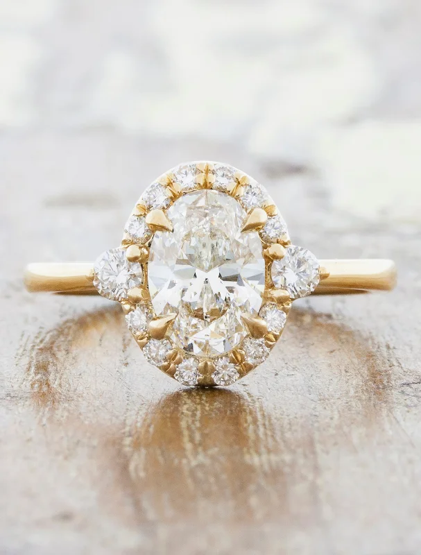 flower inspired engagement rings for women -Alice - Oval