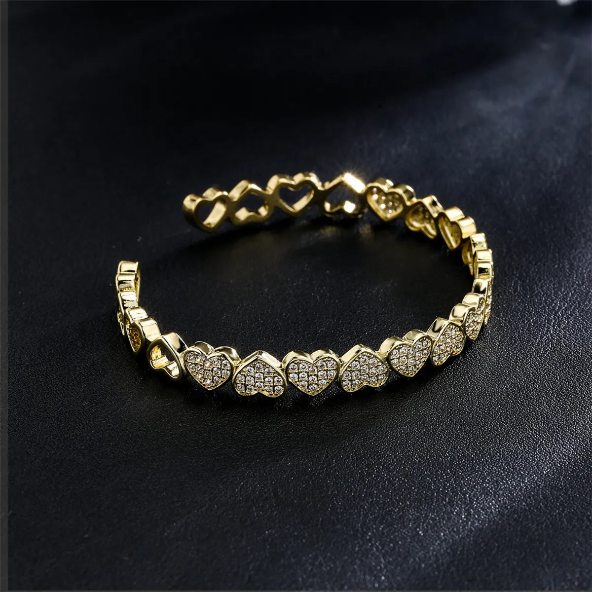 chain link bracelets for women -Fashion Copper-plated Gold Heart-shape Bracelet Micro-inlaid Zircon Jewelry